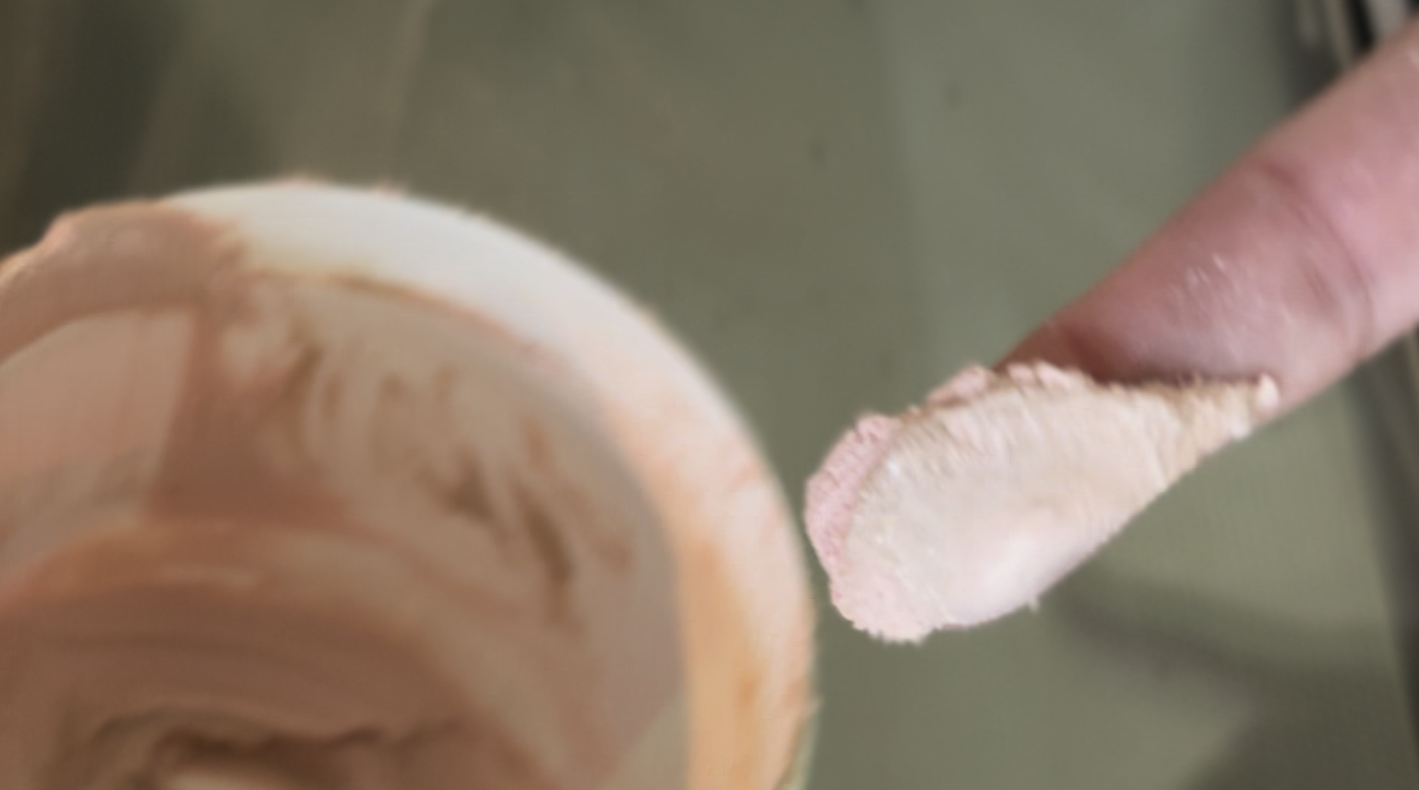Texture of the Pink Stuff Paste